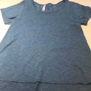 Women’s LulaRoe shirt.